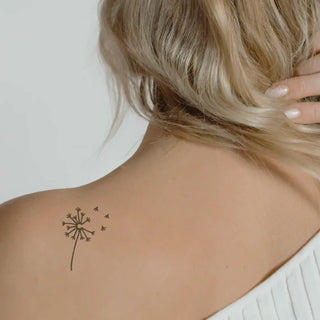 Tatouage Fleur avec pétales
