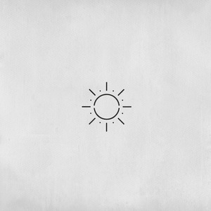 Tatouage Soleil d’un trait minimaliste