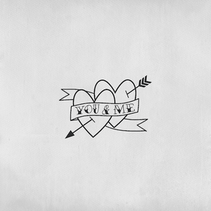Tatouage Coeur percé d’une flèche avec écriture you and me