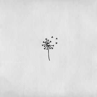 Tatouage Fleur avec pétales