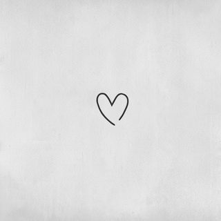 Tatouage Coeur moyen d’un trait minimaliste
