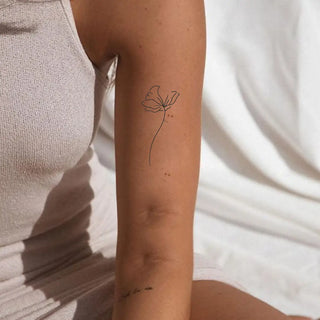 Tatouage Fleur avec longe tige