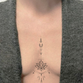 Tatouage Fleur de lotus avec trait long