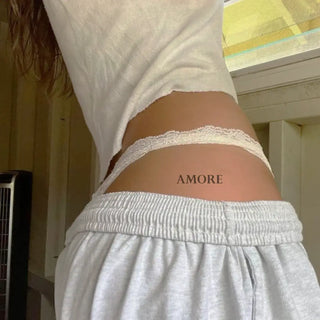 Tatouage Écriture amore