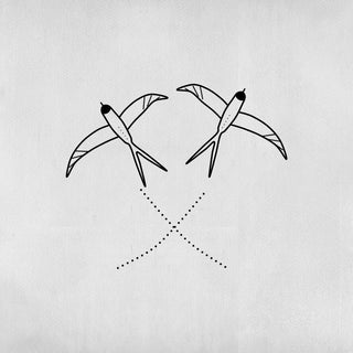 Idée de tatouage hirondelle ? Porte-le 2 semaines sur toi