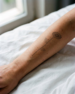 Minimalist Sunflower Tattoo Idea? Try It for 2 Weeks