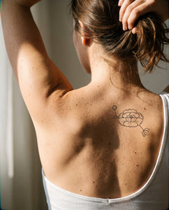 Idée de tatouage pivoine ? Porte-le 2 semaines sur ta peau