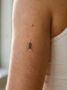 Idée de tatouage araignée ? Porte-le 2 semaines sur toi
